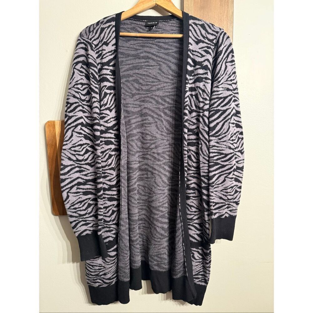 Torrid Black Gray Zebra Print Button Up V-Neck‎ Cardigan Sweater Plus Size 0